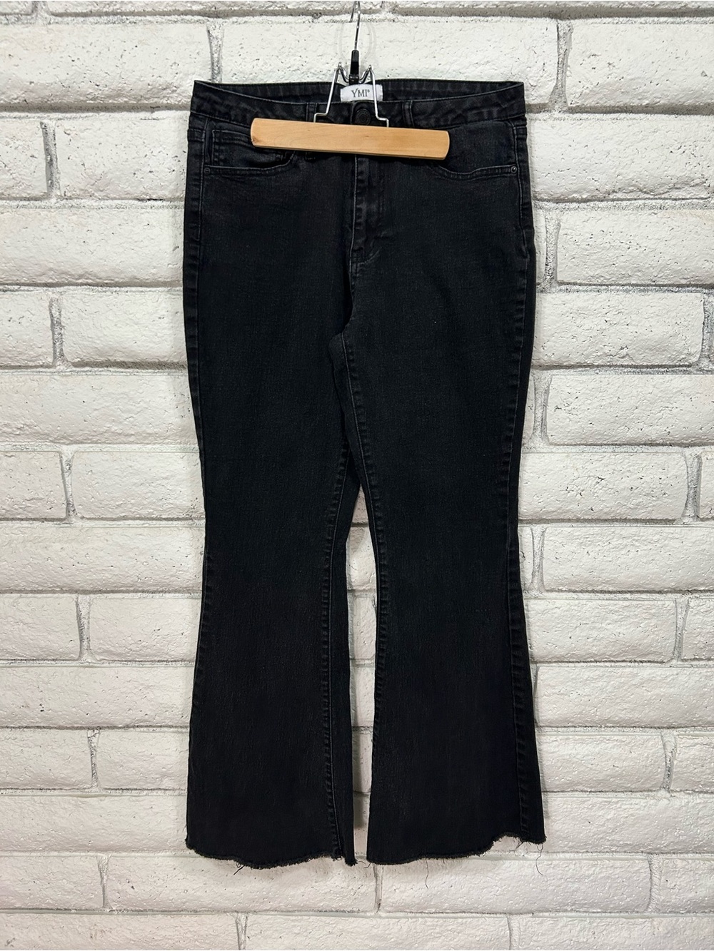 YMI Black Wash Cropped Flare Jeans Womens Size‎ 11/30 Raw Hem